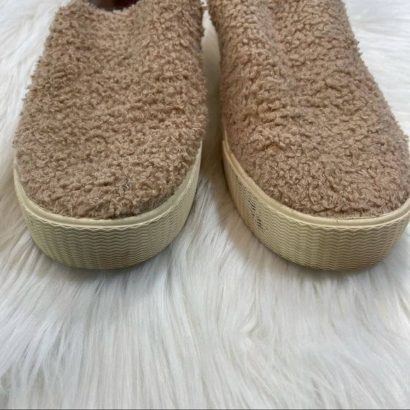 Toms Sunset Faux Shearling Slip On Sneakers size 8 - Picture 3 of 9
